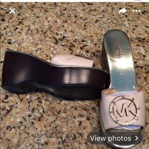 Michael Kors platform sandals!💕🎁